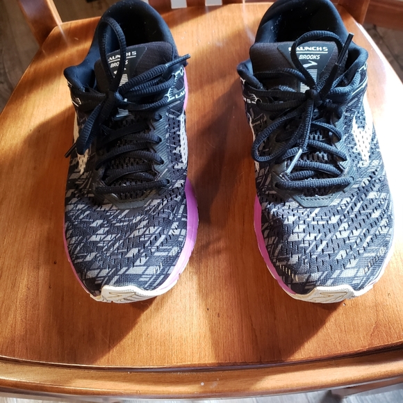 Brooks running shoes - Picture 2 of 8